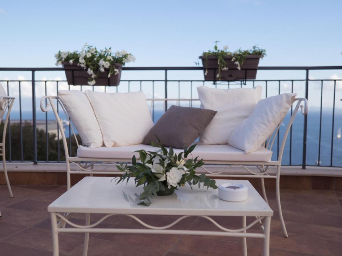 Bed and Breakfast Residenza d’epoca Chiostro San Francesco Napoli Esterno foto